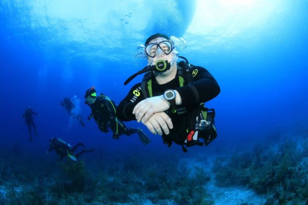 Etienne Mackensen Abyssmarine 28