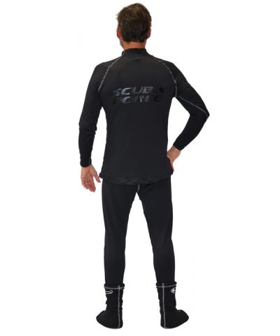 ScubaForce X-Liner First Layer Rückenansicht getragen von Model