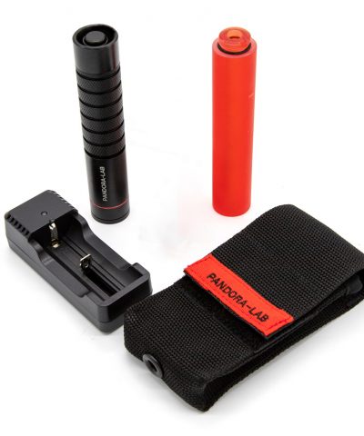 Pandora Lab Aron Rescue Komplettes Set mit Lampe Leuchtstab Akku Ladegerät und Tasche von Pandora Lab