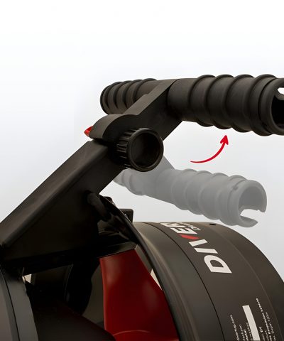 DiverTug TEK36 Unterwasserscooter Griffdetail mit einklappbarem Führungsgriff von DiverTug