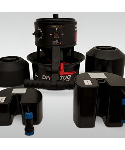 DiverTug TEK12 Unterwasser Scooter mit entnommenem Akku und Komponenten von DiverTug