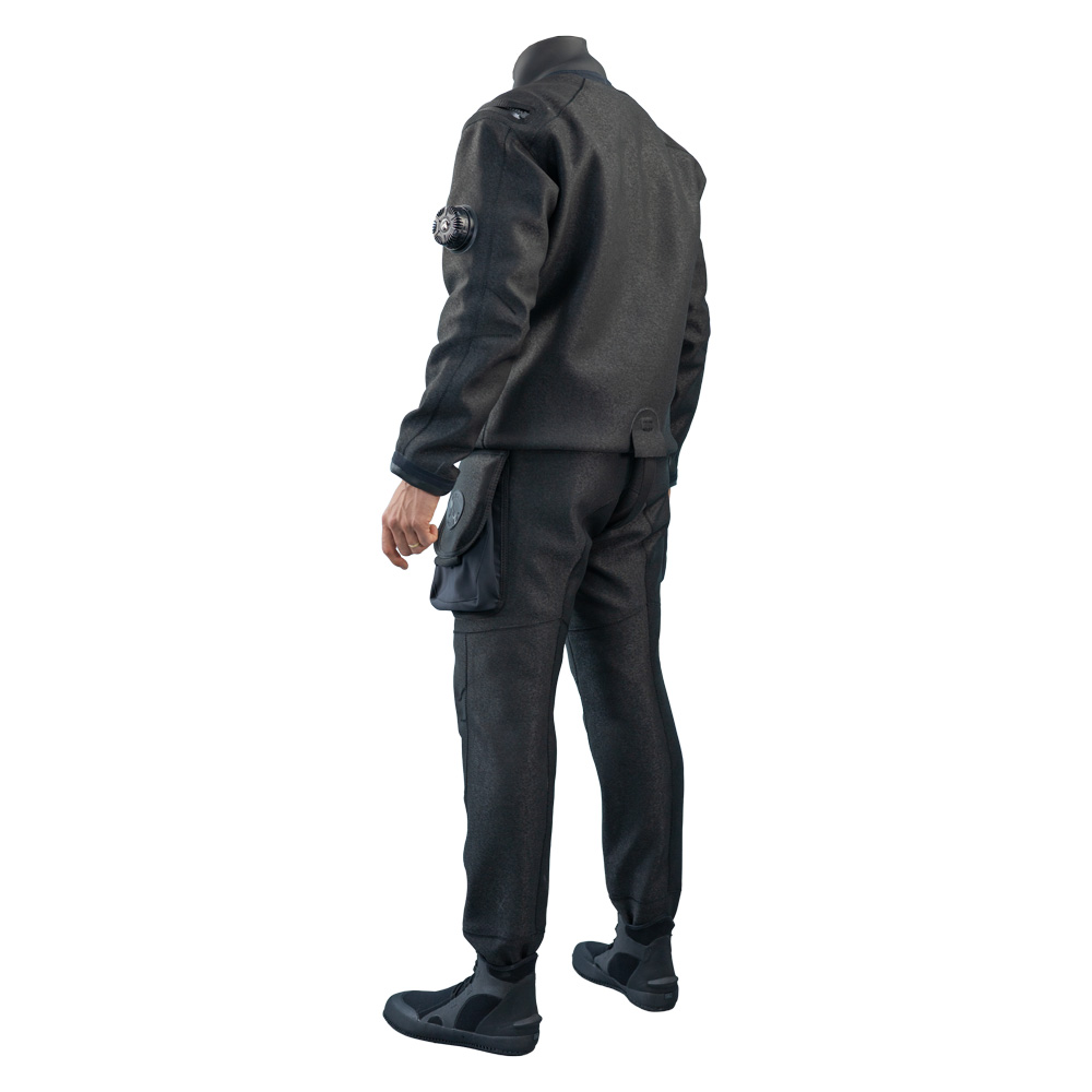 DiveSystem Solo N Dyneema Trockentauchanzug 2 DiveSystem Solo N Dyneema Trockentauchanzug Rückansicht schräg von DiveSystem