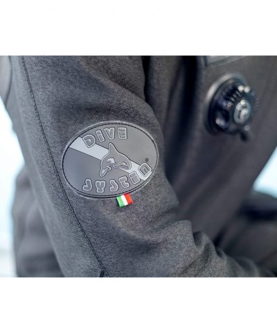 DiveSystem Solo N Dyneema Trockentauchanzug 20 DiveSystem Solo N Dyneema Trockentauchanzug Logo Detail von DiveSystem