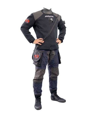 abyssmarine 32 DiveSystem Solo Polluce Trockentauchanzug Seitenansicht von DiveSystem
