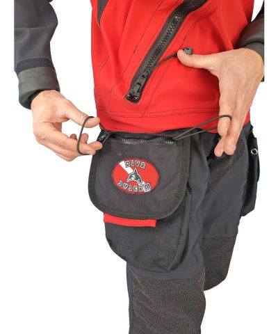 DiveSystem Solo Expedition Trockentauchanzug 22 DiveSystem Solo Expedition Trockentauchanzug Außentasche Detail von DiveSystem
