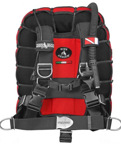 DiveSystem Fly Tech Wing Jacket Frontansicht rot mit Harness von DiveSystem