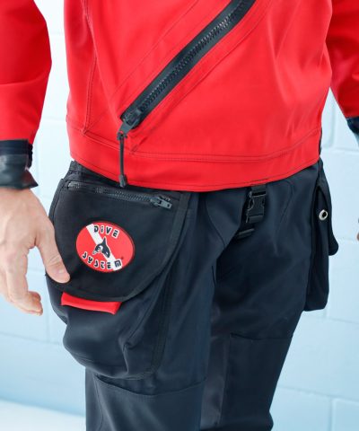 DiveSystem Solo Ranger Trockentauchanzug Cargo Tasche Detail von DiveSystem